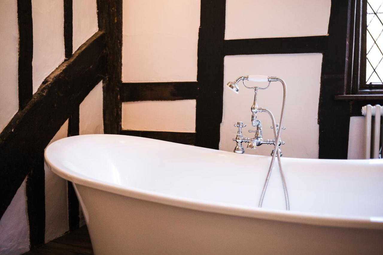 Villa Taylour House - Edenbridge, Sleeps 10, Historic, Unique Yet Modern Exterior foto