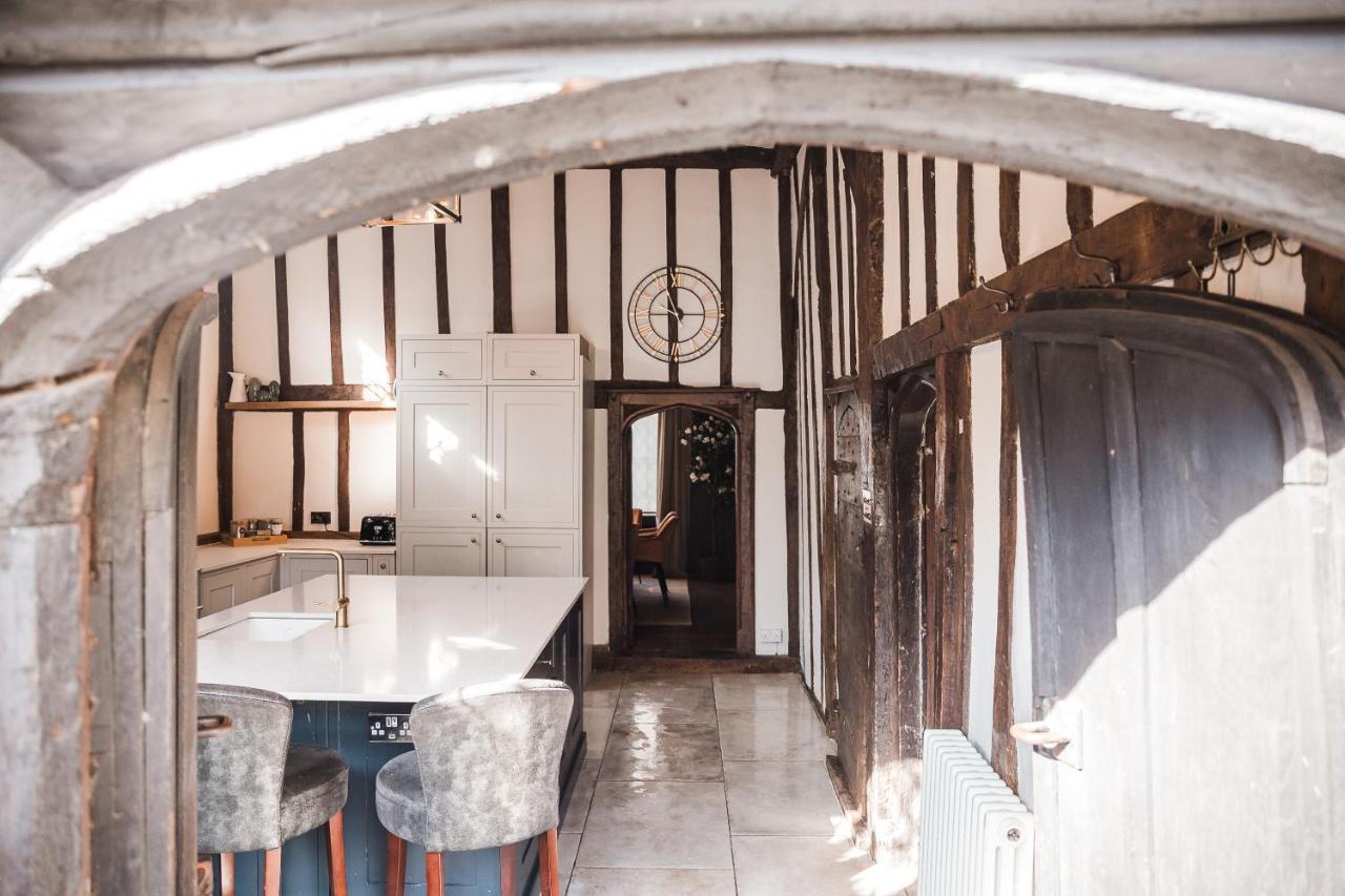 Villa Taylour House - Edenbridge, Sleeps 10, Historic, Unique Yet Modern Exterior foto
